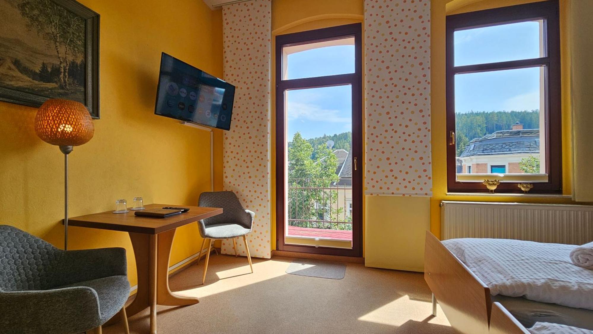 Pension Weisse Rose, Parkplatz, Fruehstueck, Wlan, Zentral Bad Elster Dış mekan fotoğraf