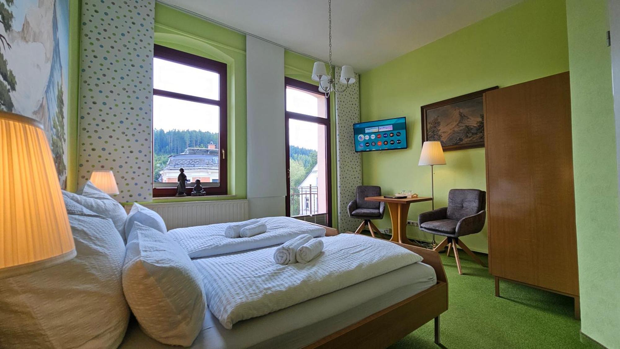 Pension Weisse Rose, Parkplatz, Fruehstueck, Wlan, Zentral Bad Elster Dış mekan fotoğraf